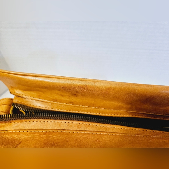 Vintage Avelar's Tooled Leather handbag - Picture 11 of 16